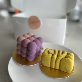 Jonquils Cafe & Bakery - Desserts! - Cafes Near Me - Boston, Massachusetts