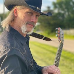 Riverview Ranch & Resort - Roger That! is available to tell campfire stories and sing campfire songs.