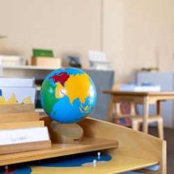 Hollister Montessori School - Geography Lessons