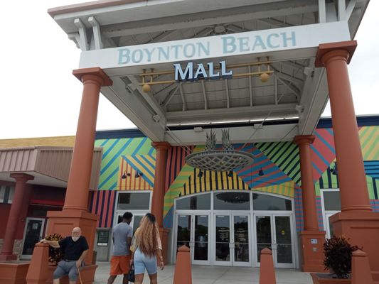 Boynton Beach Mall by null