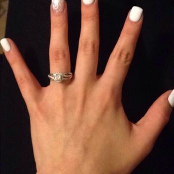 Fabulique Nails - Awesome shellac job done by Tommy! - Nail Salons Near Me - Springfield, Missouri
