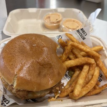Mike's Chicken - Chicken sandwich - Chicken Shop Near Me - Dallas, Texas Mike's Chicken - Chicken sandwich - Chicken Shop Near Me - Dallas, Texas