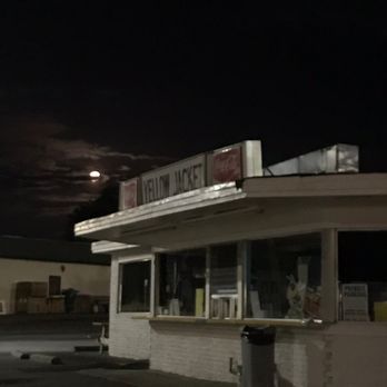 Yellow Jacket - a diner at night - Hot Dogs Near Me - Calhoun, Georgia Yellow Jacket - a diner at night - Hot Dogs Near Me - Calhoun, Georgia