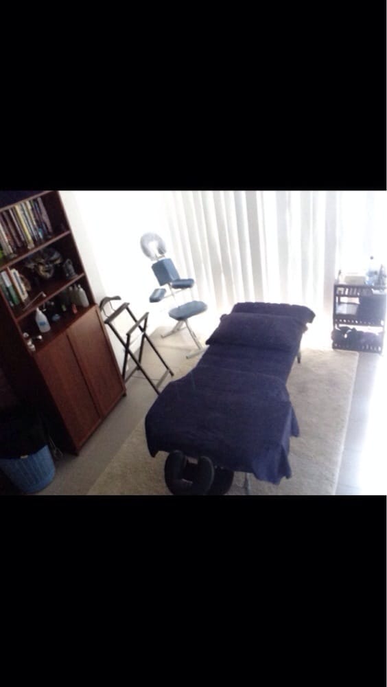 METAMORPHOSIS BODY WORKS 80 Ebley St, Bondi Junction New South Wales, Australia Trainers