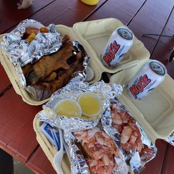 Red's Eats - Lobster rolls and Fried Zucchini - Seafood Near Me - Wiscasset, Maine Red's Eats - Lobster rolls and Fried Zucchini - Seafood Near Me - Wiscasset, Maine