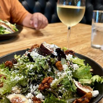 BB Cafe & Catering - Apple & Fig Salad - Cafes Near Me - Burbank, California