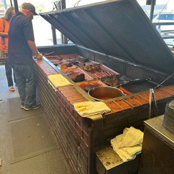 Cooper's Old Time Pit Bar-B-Que - THE PIT! - Barbeque Near Me - Llano, Texas