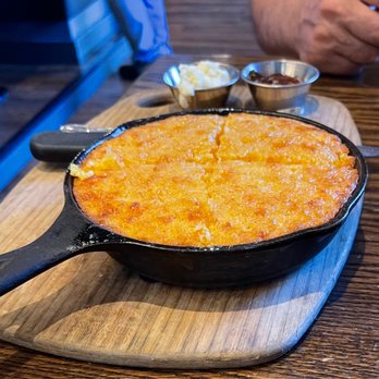 Gus's BBQ - Gus's Corn Bread, fluffy and flavorful. - Barbeque Near Me - Porter Ranch, California