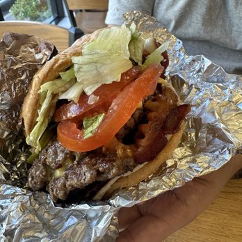 Five Guys - Bacon Burger - Burgers Near Me - Altamonte Springs, Florida Five Guys - Bacon Burger - Burgers Near Me - Altamonte Springs, Florida