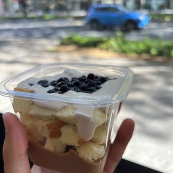 Cloud Nine Cafe Hawaii - Brown Sugar Cream mochi cups with Boba - Desserts Near Me - Honolulu, Hawaii Cloud Nine Cafe Hawaii - Brown Sugar Cream mochi cups with Boba - Desserts Near Me - Honolulu, Hawaii