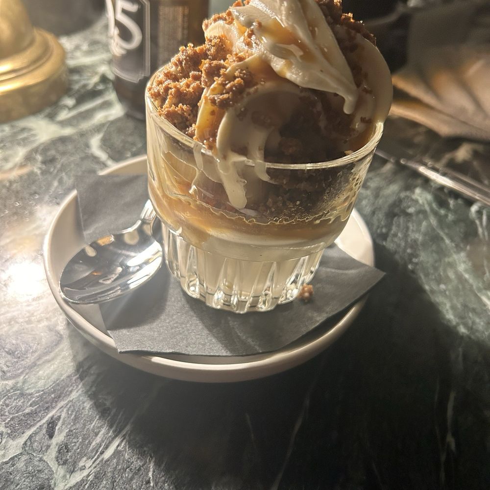 The Botanist - Dessert with toffee and ice cream amazing taste - Cocktail Bars Near Me - Bakersfield, California