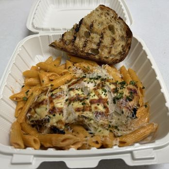 Lemon Grove Bistro - Penne Alla Vodka with Chicken - American Near Me - Lemon Grove, California Lemon Grove Bistro - Penne Alla Vodka with Chicken - American Near Me - Lemon Grove, California