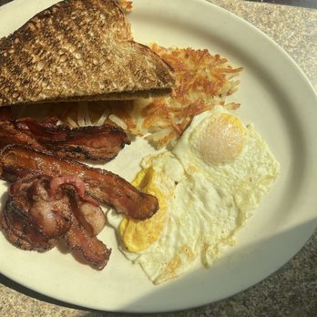 Shoreline Restaurant - Classic Deluxe - 2 eggs (your choice), hash browns, choice of meat, and toast - Breakfast & Brunch Near Me - Battle Lake, Minnesota Shoreline Restaurant - Classic Deluxe - 2 eggs (your choice), hash browns, choice of meat, and toast - Breakfast & Brunch Near Me - Battle Lake, Minnesota