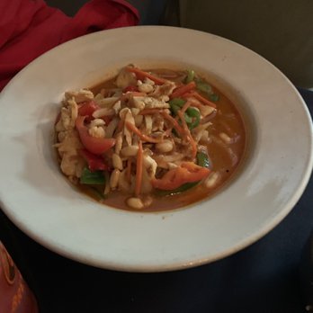 Basil Asian Bistro - Spicy Peanut Curry - Chinese Near Me - Canton, Ohio