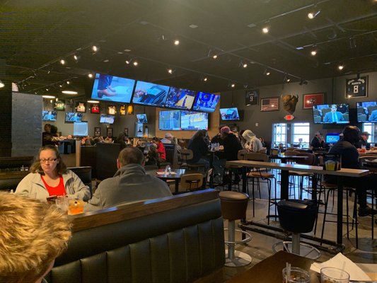 Buffalo Wild Wings by null