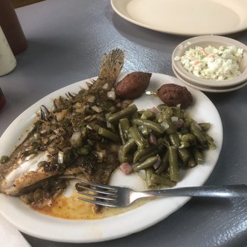 Dee's Restaurant - Grilled Flounder w onions bell peppers, Great!!! - New American Near Me - Vernon, Florida