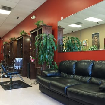 D'Vissages Hair Salon - Waiting area - Hair Salons Near Me - Spring, Texas D'Vissages Hair Salon - Waiting area - Hair Salons Near Me - Spring, Texas