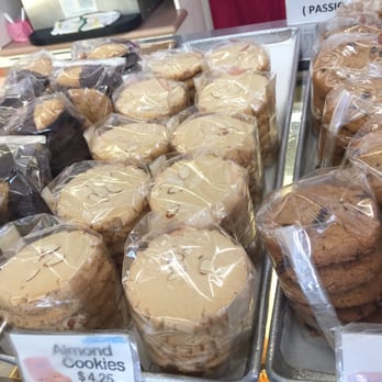 Leonard's Bakery - Bakeries Near Me - Honolulu, Hawaii Leonard's Bakery - Bakeries Near Me - Honolulu, Hawaii
