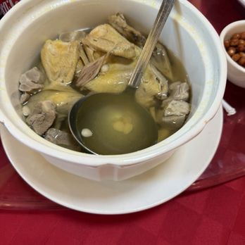 粤皇鼎海鲜会所 - Snail Stew Chicken(8-10) (8-10) - Seafood Near Me - Point, New York 粤皇鼎海鲜会所 - Snail Stew Chicken(8-10) (8-10) - Seafood Near Me - Point, New York