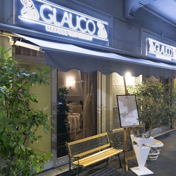Glauco - Ingresso del ristorante Glauco - Seafood Near Me - Milan, Michigan