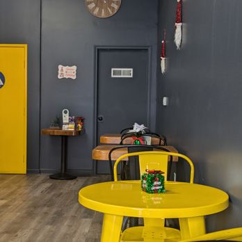Yellow Button Cafe - Coffee & Tea Near Me - Los Angeles, California