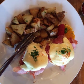 Auntie Pesto's Cafe - Eggs Benny sun noon - Sandwiches Near Me - Salt Spring Island, British Columbia Auntie Pesto's Cafe - Eggs Benny sun noon - Sandwiches Near Me - Salt Spring Island, British Columbia