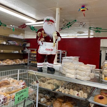 La Reynera Bakery - Llego la navidad a La Reynera Bakery - Bakeries Near Me - Houston, Texas La Reynera Bakery - Llego la navidad a La Reynera Bakery - Bakeries Near Me - Houston, Texas