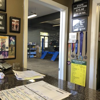 Omars Auto Clinic - Look at that clean garage!!! Awesome. - Auto Repair Near Me - Guttenberg, New Jersey Omars Auto Clinic - Look at that clean garage!!! Awesome. - Auto Repair Near Me - Guttenberg, New Jersey