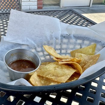 El Epazote Cocina Regional - YES, homemade CHIPS and SALSA do make a difference. Rico! - Mexican Near Me - Madera, California
