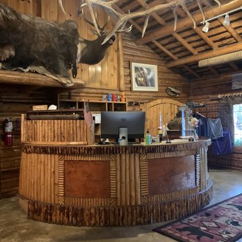 Antlers Lodge - Hotels Near Me - Cooke City, Montana