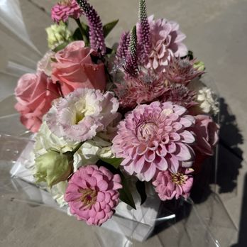 La Foret Flowers - Standard size floral in a 5" vase - Flowers & Gifts Near Me - Fullerton, California La Foret Flowers - Standard size floral in a 5" vase - Flowers & Gifts Near Me - Fullerton, California