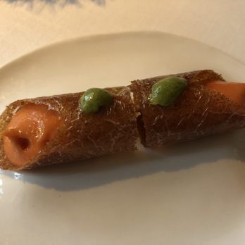 ABaC Restaurante - Crunchy bread with spicy tomato sauce and basil - Spanish Near Me - Barcelona, B