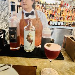 Bayou & Bottle - Arlette made me one of the best mocktails with Seedlip spice and hibiscus