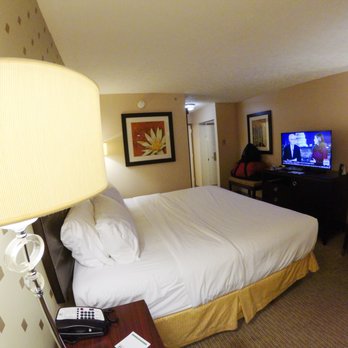 Holiday Inn Bloomington-University Area - Bedroom - Hotels Near Me - Bloomington, Indiana Holiday Inn Bloomington-University Area - Bedroom - Hotels Near Me - Bloomington, Indiana