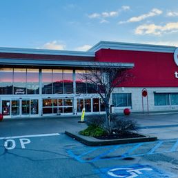 Exterior photo of Target - Pittsburgh, Pennsylvania Exterior photo of Target - Pittsburgh, Pennsylvania