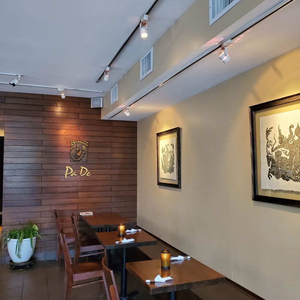 Pa De Thai Restaurant - Inside the restaurant - Thai Near Me - Edgewater, New Jersey Pa De Thai Restaurant - Inside the restaurant - Thai Near Me - Edgewater, New Jersey