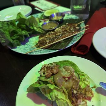Red Cow Uptown - Lettuce Wraps - Burgers Near Me - Minneapolis, Minnesota