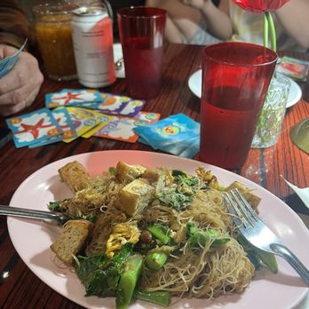 Holy Basil - Vegetarian plate with tofu. - Thai Near Me - Los Angeles, California