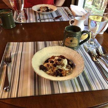 Engadine Inn and Cabins - Breakfast! Baked apples - Bed & Breakfast Near Me - Candler, North Carolina