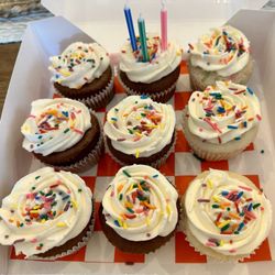 The Red Bandana Bakery - Birthday cupcakes.