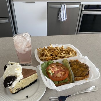 Baked Expectations - Oreo cheesecake pink lemonade burger and fries - Desserts Near Me - Winnipeg, Manitoba Baked Expectations - Oreo cheesecake pink lemonade burger and fries - Desserts Near Me - Winnipeg, Manitoba