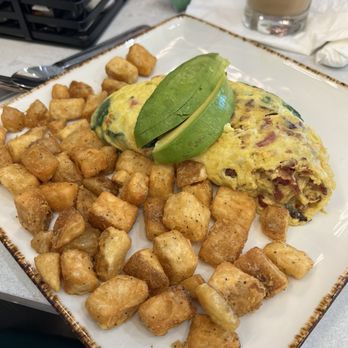 The Brunch District - Cali omelette with potatoes - Breakfast & Brunch Near Me - Addison, Texas The Brunch District - Cali omelette with potatoes - Breakfast & Brunch Near Me - Addison, Texas