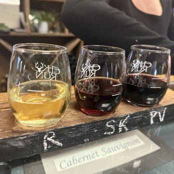 Elk Run Vineyards - Wine flight - Wineries Near Me - Mt Airy, Maryland Elk Run Vineyards - Wine flight - Wineries Near Me - Mt Airy, Maryland