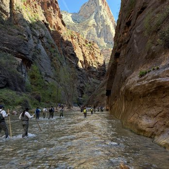 Riverside Walk - End of the river walk, start of the narrows - Hiking Near Me