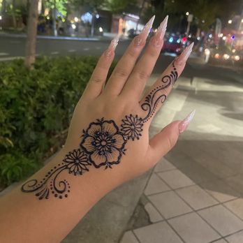 A Rainbow Studio - Henna Artists Near Me - Honolulu, Hawaii