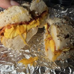 bacon egg and cheese bagel