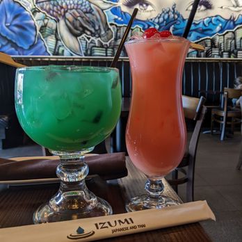 Izumi - Tsunami bowl (green) & Phoenix Kiss (pink) - Thai Near Me - South Attleboro, Massachusetts