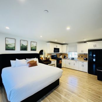 New Haven Inn - Hotels Near Me - Solvang, California