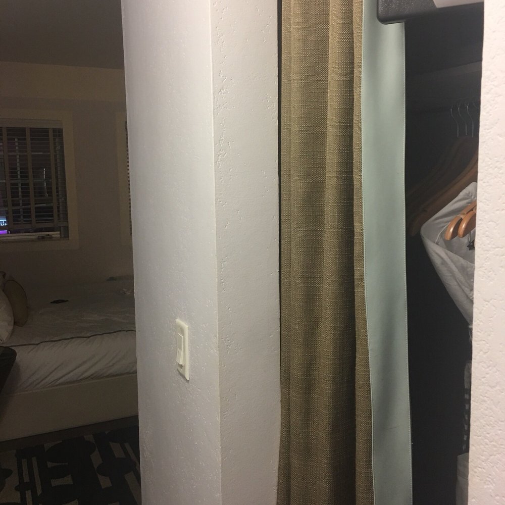 Kimpton Surfcomber Hotel - Hotels Near Me - Miami Beach, Florida