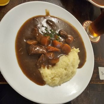 Gus O'Connor's - Guinness stew - Pubs Near Me - Doolin, CE Gus O'Connor's - Guinness stew - Pubs Near Me - Doolin, CE
